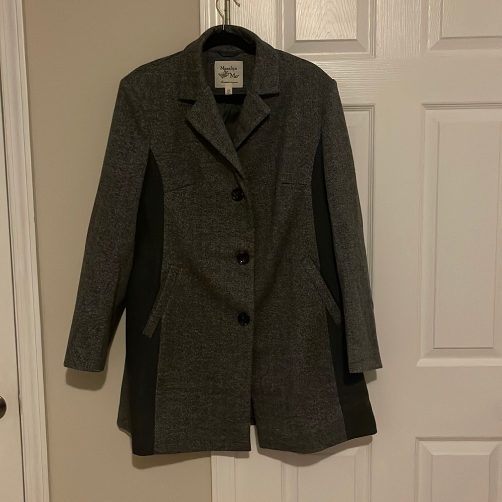 Juniors Maralyn and Me Long Coat. Size XXL